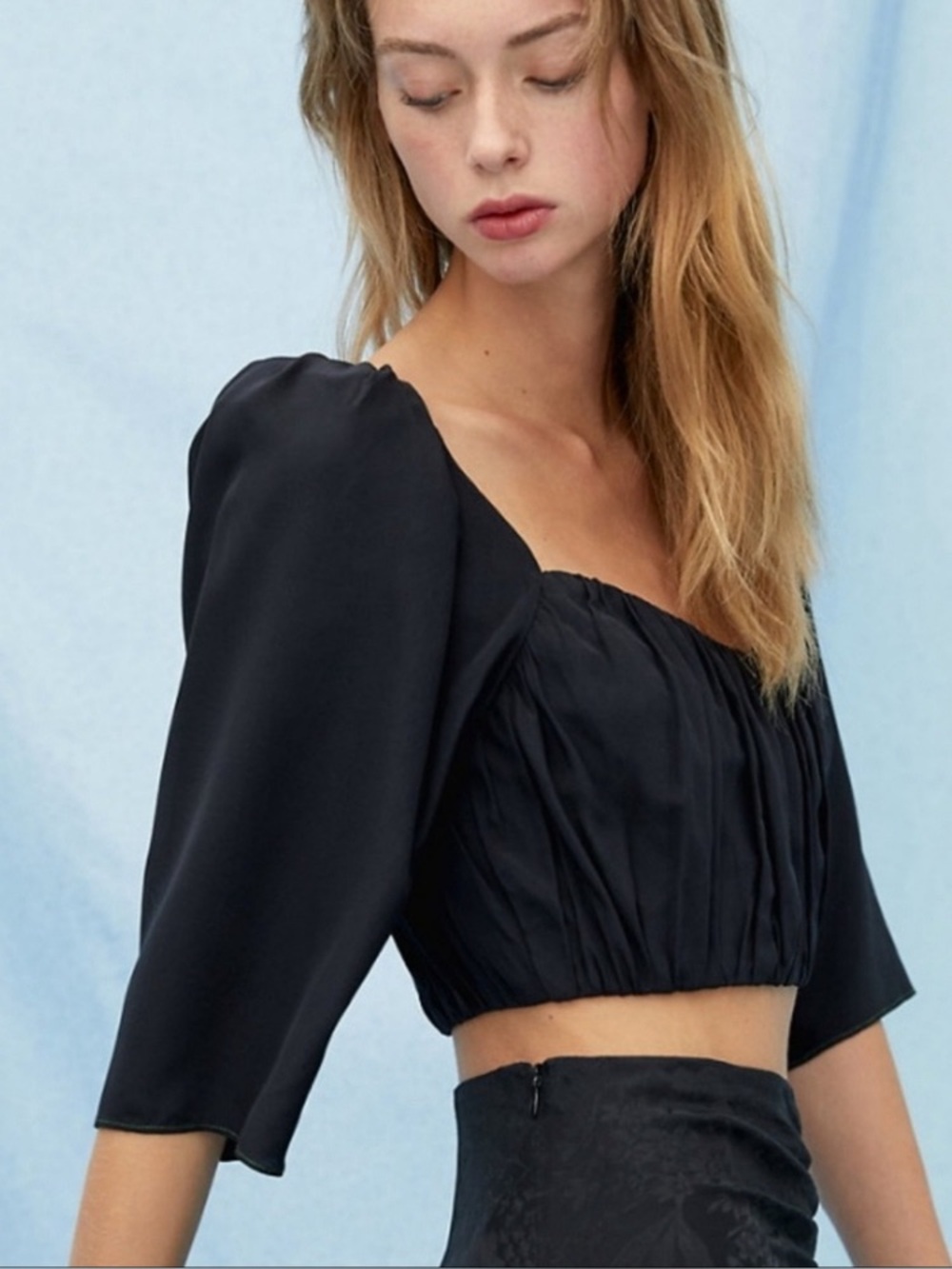 Le Fou - Aritzia - Samba 100% Silk Cropped top with sweetheart neckline. Small